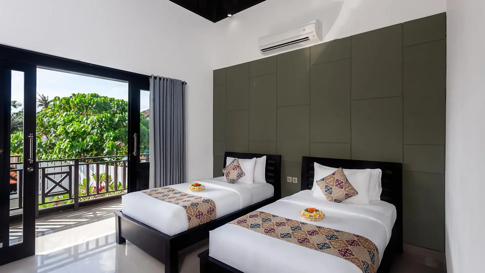 Maja Villa Batubelig By Pramana Villas Canggu