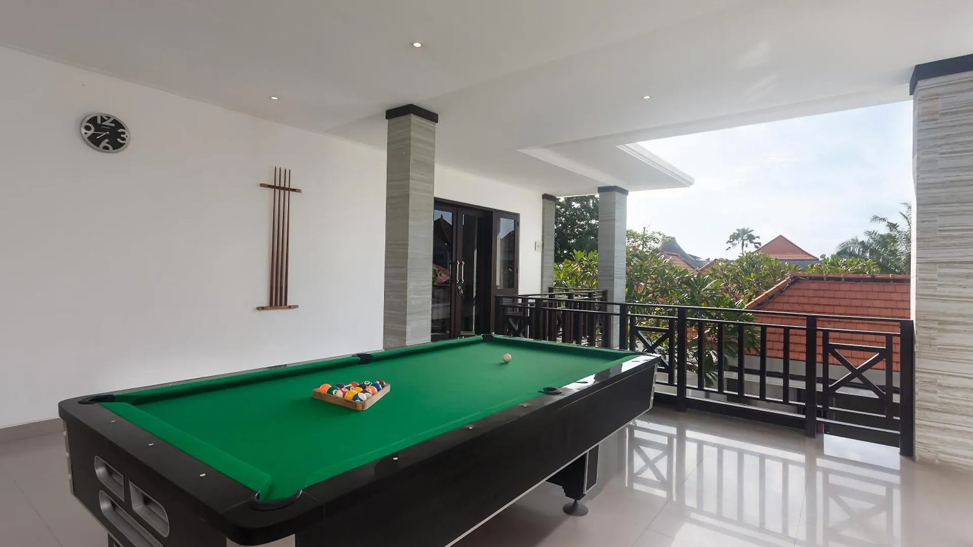 Maja Villa Batubelig By Pramana Villas Canggu