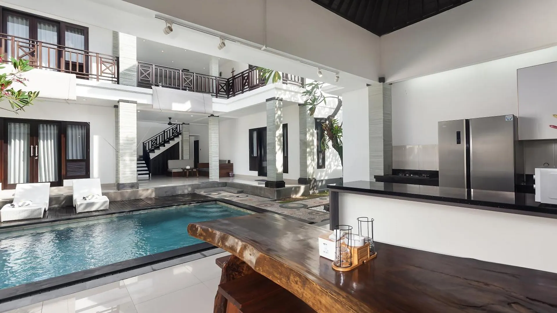 Maja Villa Batubelig By Pramana Villas Canggu  Canggu (Bali)