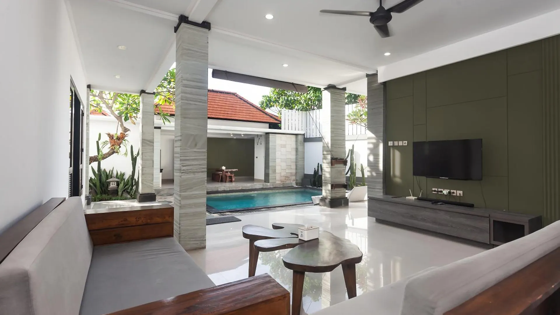 Maja Villa Batubelig By Pramana Villas Canggu