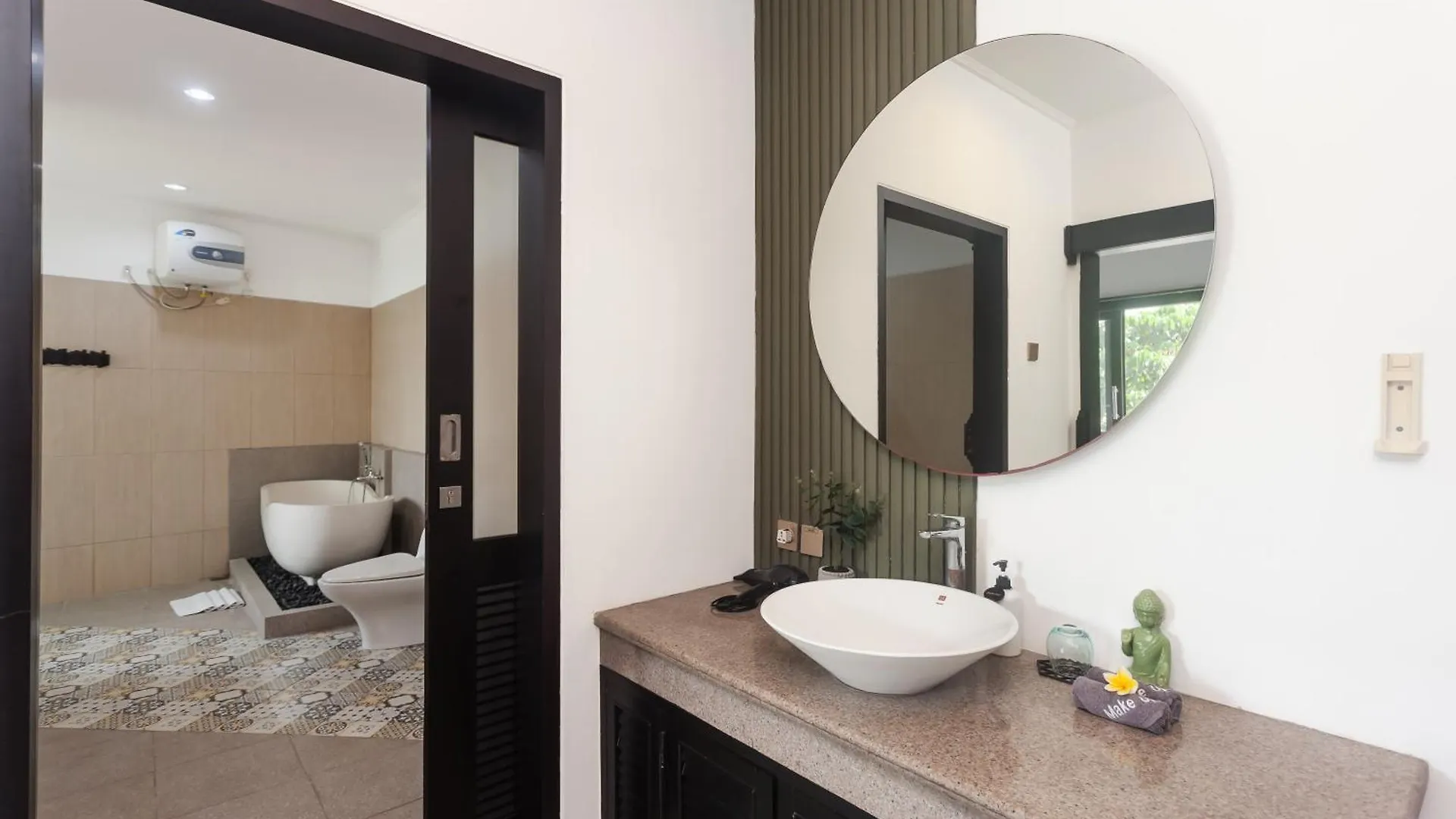 Maja Villa Batubelig By Pramana Villas Canggu